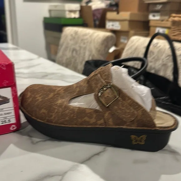 Brown Slip-On Shoes - Picture 2 of 6